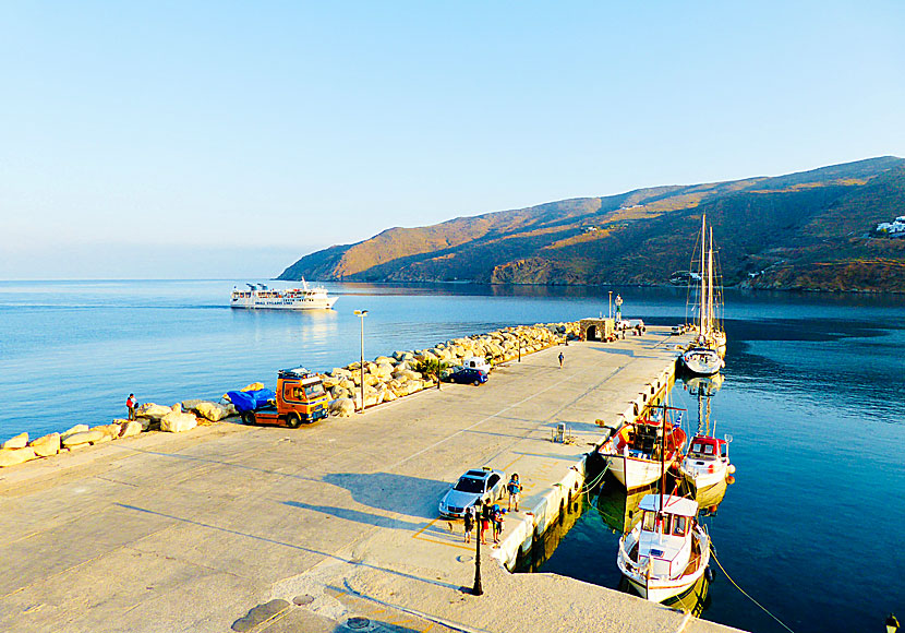 Express Skopelitis på väg till hamnen i Egiali på Amorgos.